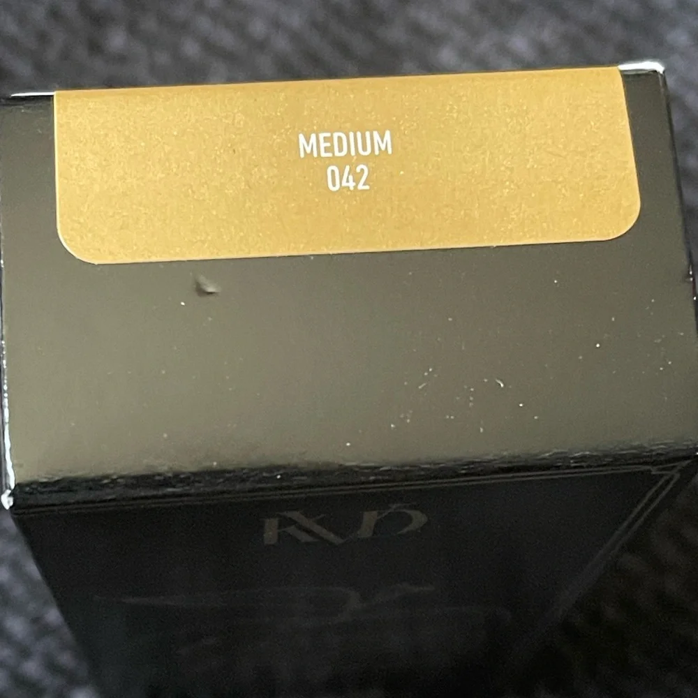 KVD Good Apple Medium 042 Full-Coverage Transfer-Proof Serum Foundation
